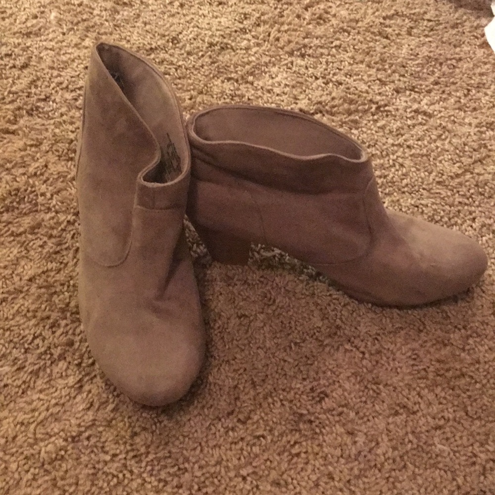 little gray boots